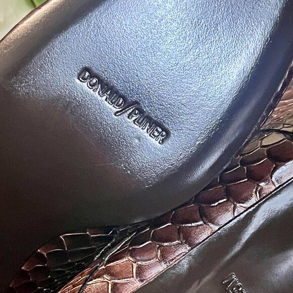 Brand New Donald J Pilner Dark Brown Croco-Embossed Leather Ankle Boots Size 8.5 - Picture 8 of 8